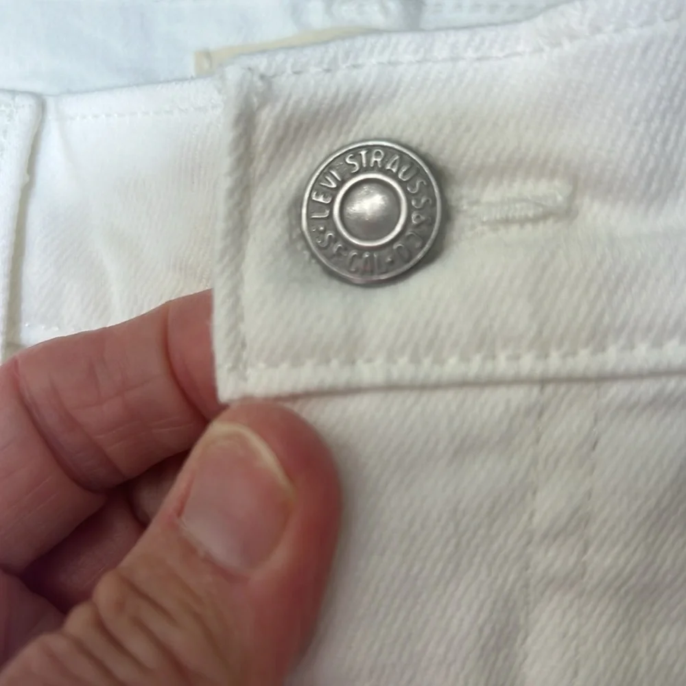 62. Levi distressed Mid Length white Jean shorts,Sz 26, cuffed bottoms, EUC - Picture 11 of 11